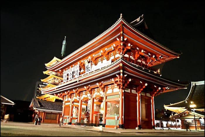 Tokijas ielas- templis